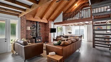 TV connectée, cheminée