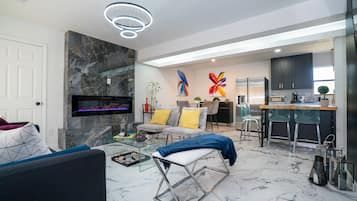 Smart TV y chimenea