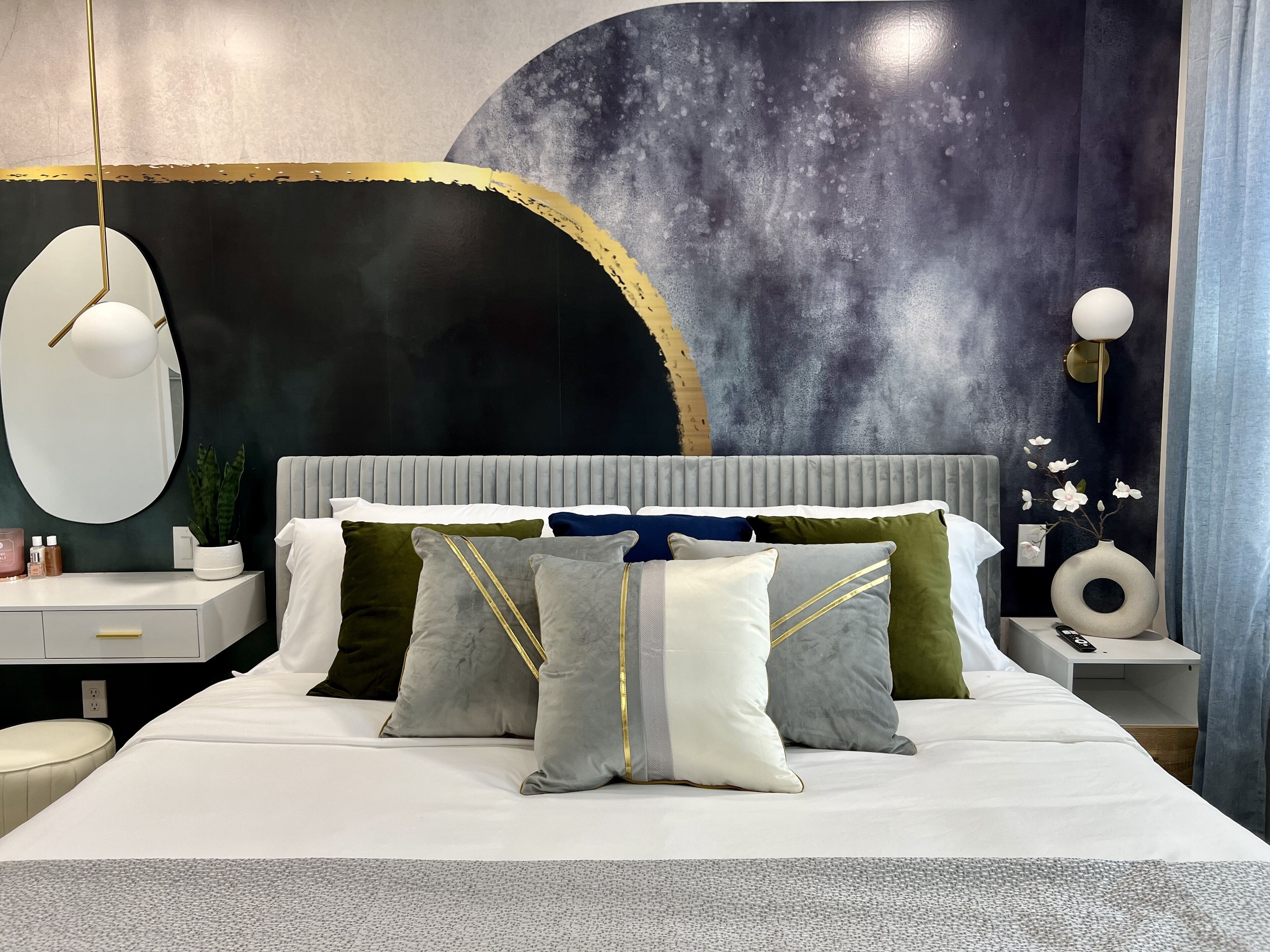 4 عدّة غرف نوم ومكواة/لوح كي وواي فاي وملاءات أسرّة