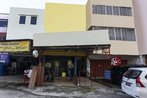 ด้านหน้าที่พัก