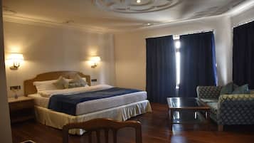 Iron/ironing board, free WiFi, bed sheets
