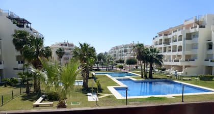 Beautiful 2 bedroom 2 bathroom apartment with pool