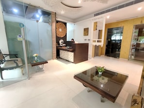 Reception - The Sky Imperial Hotel Yahvi (Vadodara)