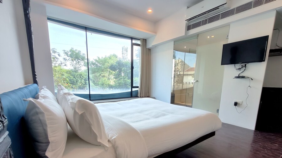 The Sky Imperial Hotel Yahvi