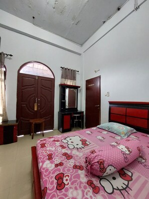 Deluxe Double Room | Desk, laptop workspace, free WiFi, bed sheets - Hotel O Homestay Vip (Medan)