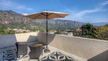 Loft Panoramique, terrasse, vue montagne | Terrasse/Patio