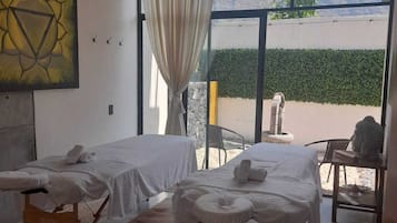 Salas de tratamientos para parejas, masajes con piedras calientes