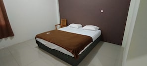 Chambre Double Standard | Espace de travail pour ordinateur portable, Wi-Fi gratuit, draps fournis