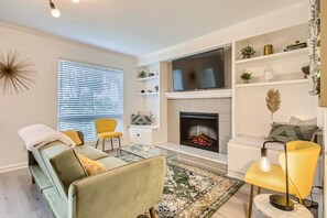 Smart-TV, Kamin, Drucker