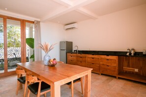 Vil·la nupcial, 1 llit de matrimoni gran, vistes a l'oceà | Cuina privada | Frigorífic, rentaplats, cafetera i tetera i torradora