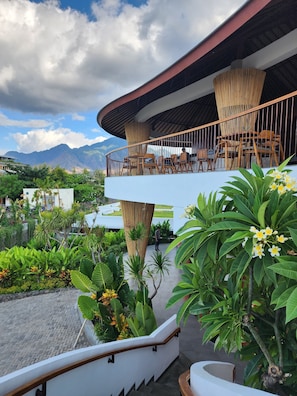 Outdoor dining - Sumberkima Resort (Pemuteran)