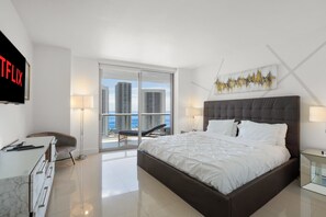 3 bedrooms, desk, travel crib, free WiFi