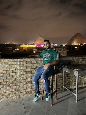 Front of property - Falcon pyramids inn (Giza)