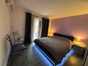 2 chambres, fer et planche à repasser, lit parapluie, Wi-Fi gratuit