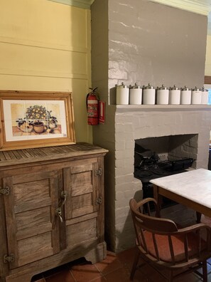 Dining - The Little House in the Blue Mountains (Glenbrook)