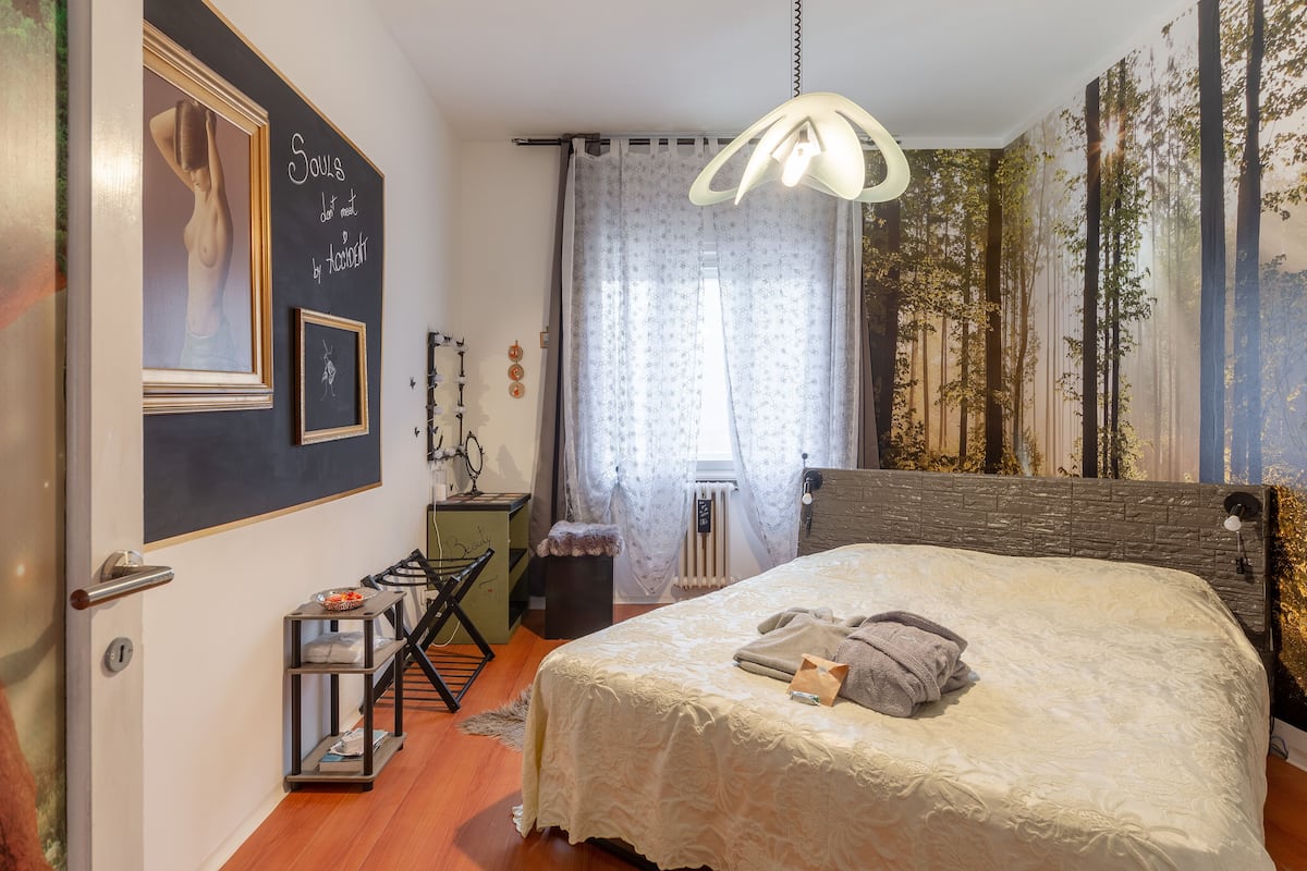 1 bedroom, minibar, individually decorated, individually furnished