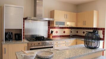 Plaque de cuisson, cafetiĂšre/bouilloire