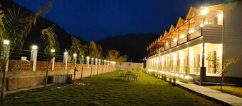 Qcent Woods Spa & Resort