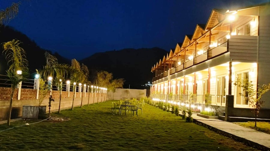 Qcent Woods Spa & Resort