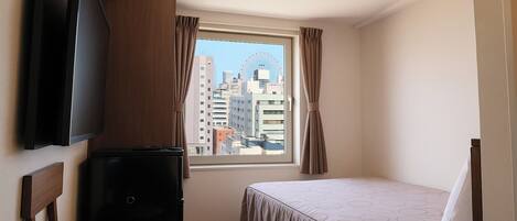 1 soverom, skrivebord, strykejern/-brett og wi-fi (inkludert)