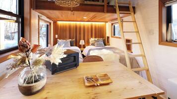 3 bedrooms, desk, free WiFi, bed sheets