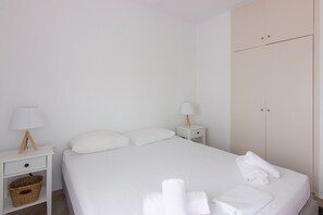 2 bedrooms, iron/ironing board, free WiFi