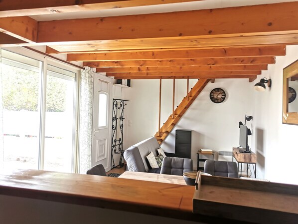 المنشأة من الداخل