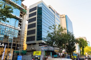 숙박 시설 정면