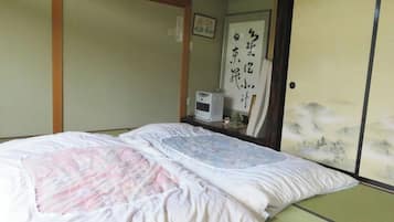 2 soverom, skrivebord, strykejern/-brett og wi-fi (inkludert)