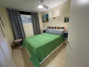 1 chambre, fer et planche à repasser, accès au Wi-Fi (inclus)