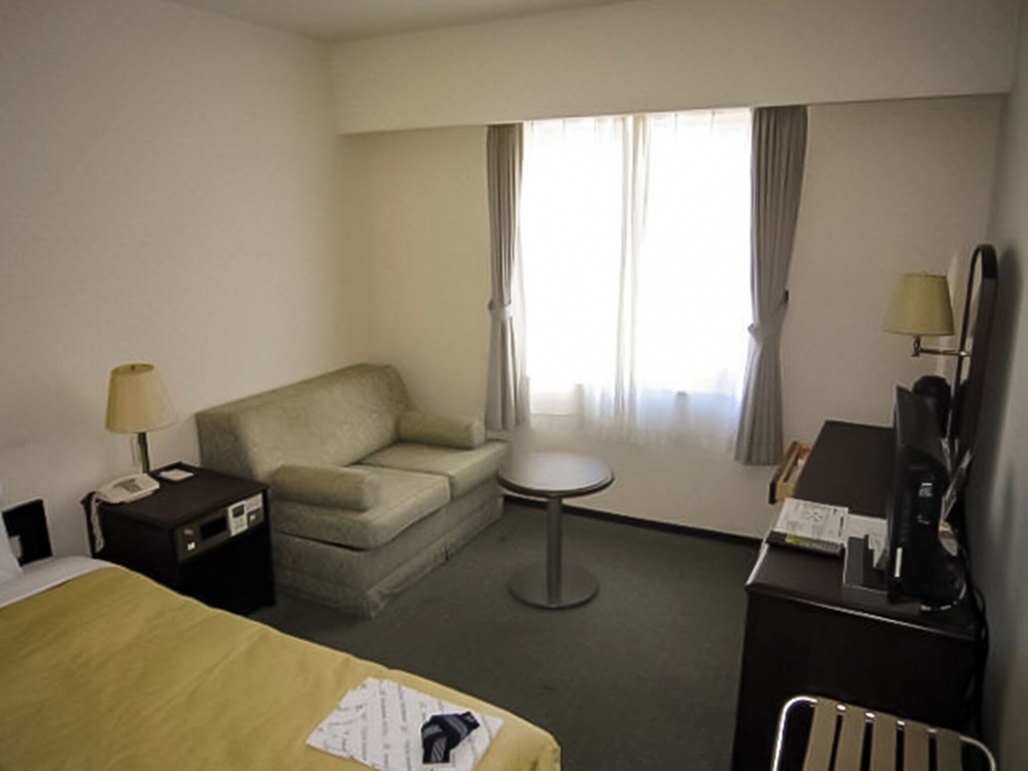 1 chambre, bureau, fer et planche à repasser, Wi-Fi gratuit