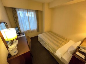 1 habitación, escritorio, tabla de planchar con plancha y wifi gratis 