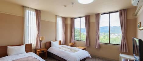 1 soverom, skrivebord, strykejern/-brett og wi-fi (inkludert)