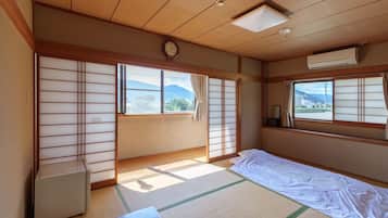 1 bedroom, desk, free WiFi, bed sheets