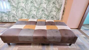 1 bedroom, desk, free WiFi, bed sheets