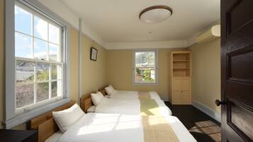 2 bedrooms, desk, free WiFi, bed sheets