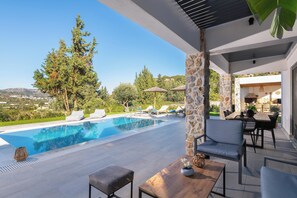 Outdoor pool, pool loungers