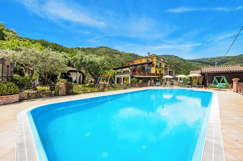 Local Stone Cottage With Shared Pool