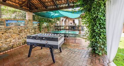 Local Stone Cottage With Shared Pool