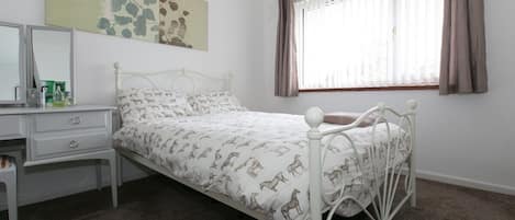 2 Schlafzimmer, Bügeleisen/Bügelbrett, WLAN, Bettwäsche