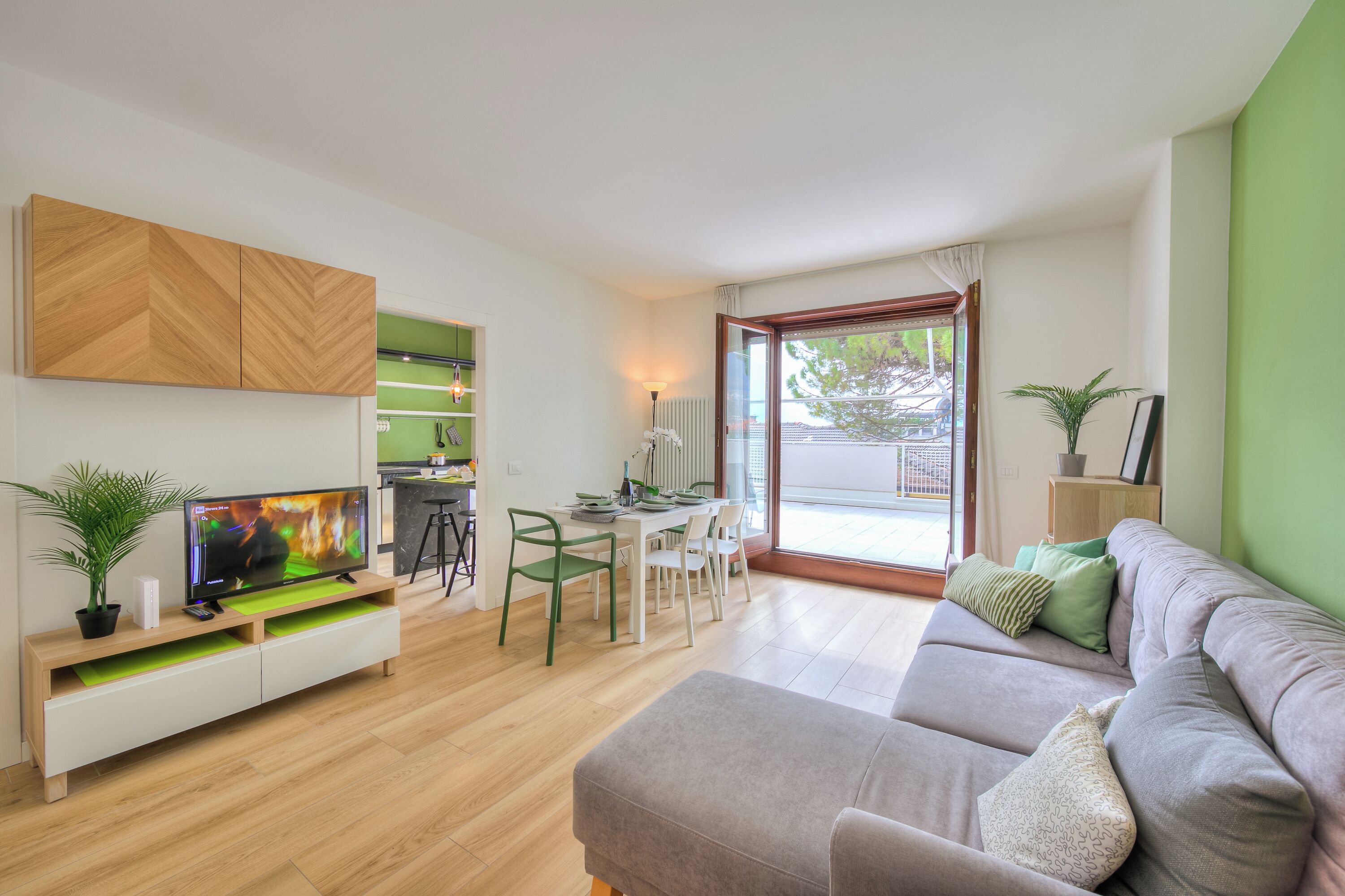 Family Apartment, Multiple Bedrooms (Balcone Sui Tigli Few Min From The) | Living area