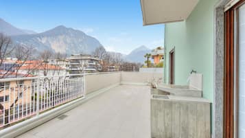Family Apartment, 2 Bedrooms (Balcone Sui Tigli Few Min From The) | Mountain view