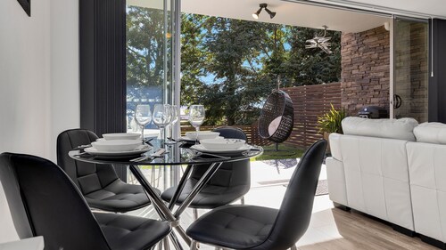 Dog Friendly - Jindabyne Holiday Apartment