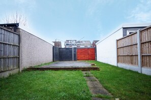 Property grounds - Diana House House-Private Bathroom-Traditional (Coventry)