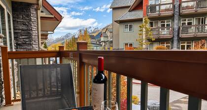Superb Family Friendly 3 Bedroom - Pool & Hot Tub | Pets OK