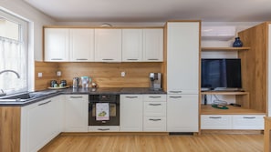 Cabin (7A/1) | Private kitchen | Fridge, stovetop, dishwasher, electric kettle - Apartamenty Sun&Snow Rumiankowa (Rewal)