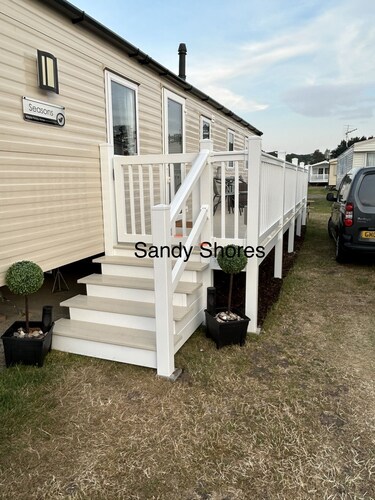 Deluxe, Spacious, Modern 3 Bedroom Holiday Home