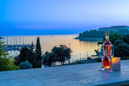 Apartments Donatella -Apt 2- with sea view