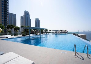 Outdoor pool - Maison Privee - Trendy Apt on the Creek with Superb Dubai Skyline Vw (Dubai)