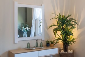 Interior - Άνετη βίλα οικογενειακού μεγέθους με υδρομασάζ! (Heraklion, Crete)